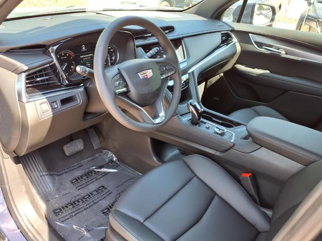 used 2025 Cadillac XT6 car, priced at $49,514
