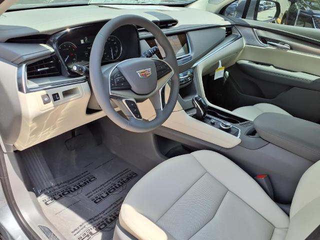 used 2025 Cadillac XT5 car, priced at $50,990