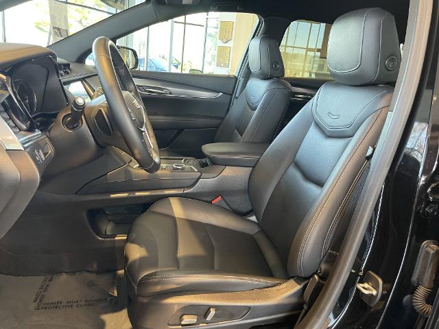 used 2022 Cadillac XT5 car, priced at $31,999