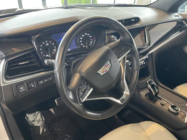 used 2022 Cadillac XT6 car, priced at $45,999