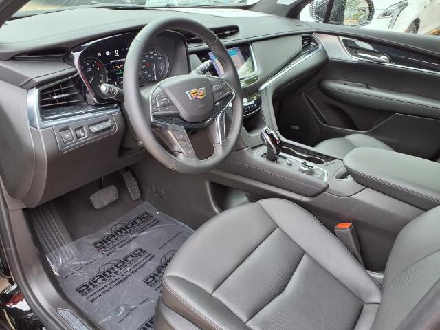 used 2025 Cadillac XT5 car, priced at $53,174