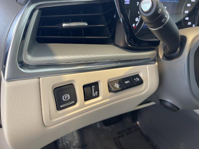 used 2022 Cadillac XT5 car, priced at $39,999