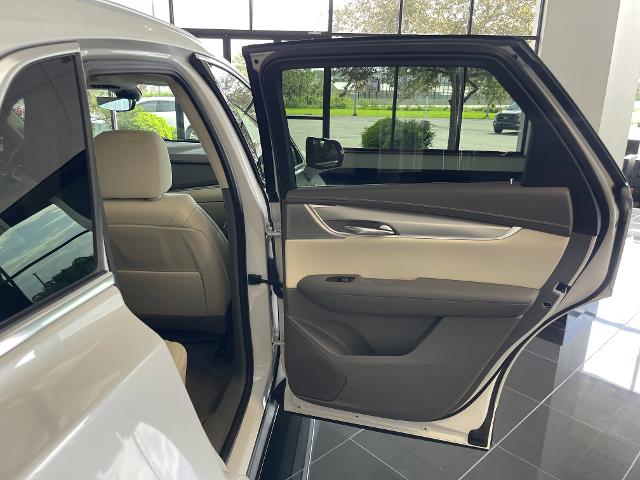 used 2022 Cadillac XT5 car, priced at $39,999