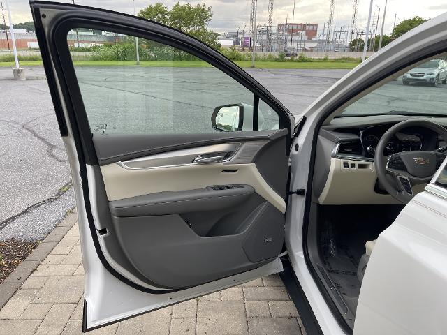 new 2021 Cadillac XT5 car, priced at $38,499