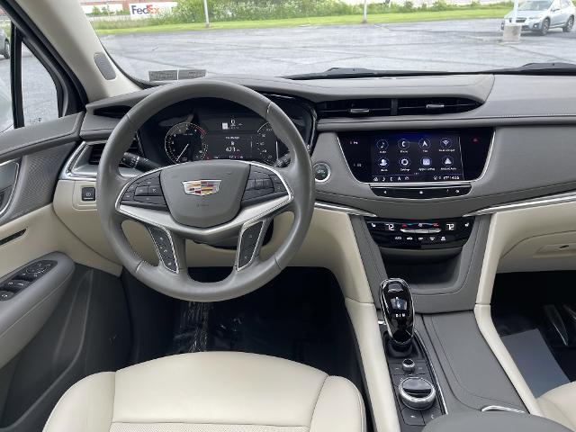 new 2021 Cadillac XT5 car, priced at $38,499