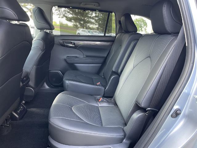new 2024 Toyota Highlander car, priced at $47,999