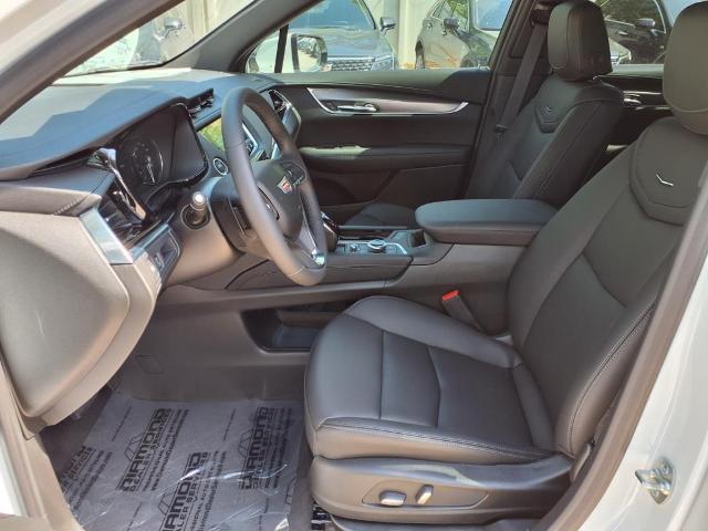 used 2025 Cadillac XT6 car, priced at $49,815