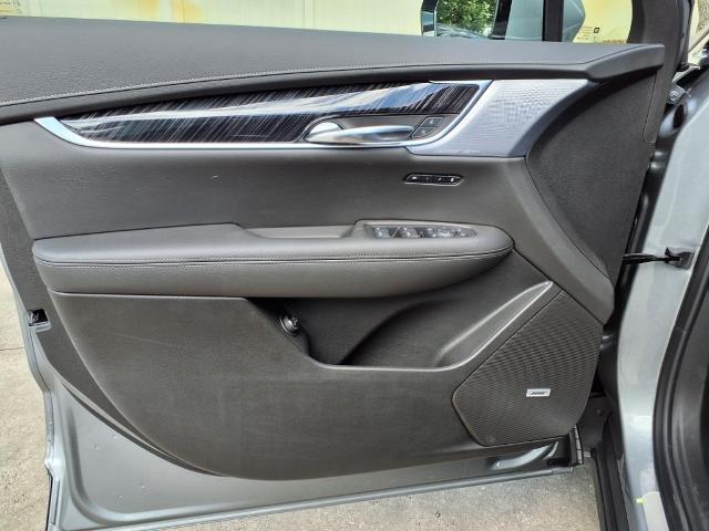 used 2025 Cadillac XT6 car, priced at $54,790