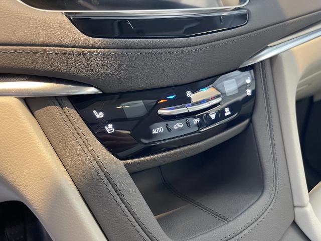 used 2022 Cadillac XT5 car, priced at $39,999