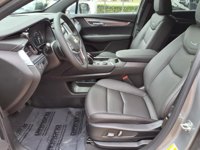 used 2025 Cadillac XT5 car, priced at $44,790