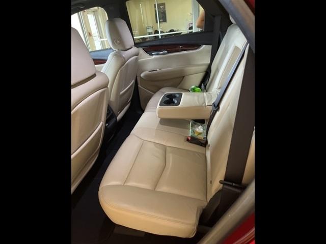 new 2017 Cadillac XT5 car