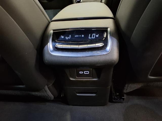 used 2024 Cadillac XT6 car, priced at $43,454