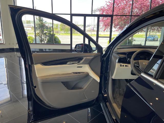 used 2022 Cadillac XT6 car, priced at $40,999