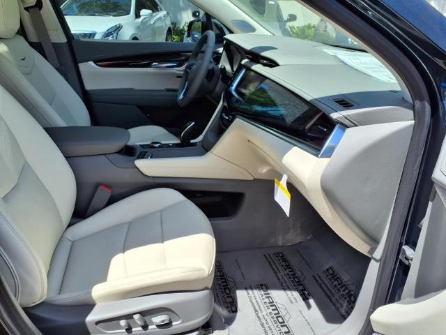 used 2025 Cadillac XT6 car, priced at $61,530