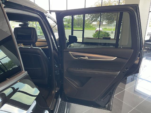 used 2022 Cadillac XT6 car, priced at $35,000