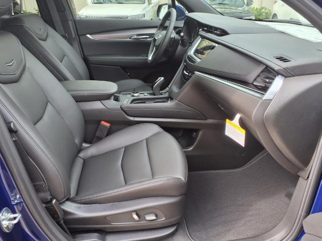 used 2025 Cadillac XT6 car, priced at $48,514