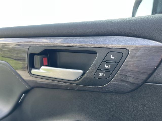 new 2024 Toyota Highlander car, priced at $47,999