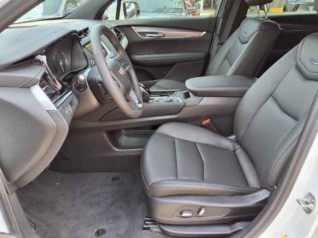 used 2025 Cadillac XT6 car, priced at $49,114