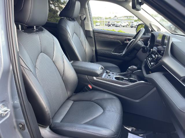 new 2024 Toyota Highlander car, priced at $47,999