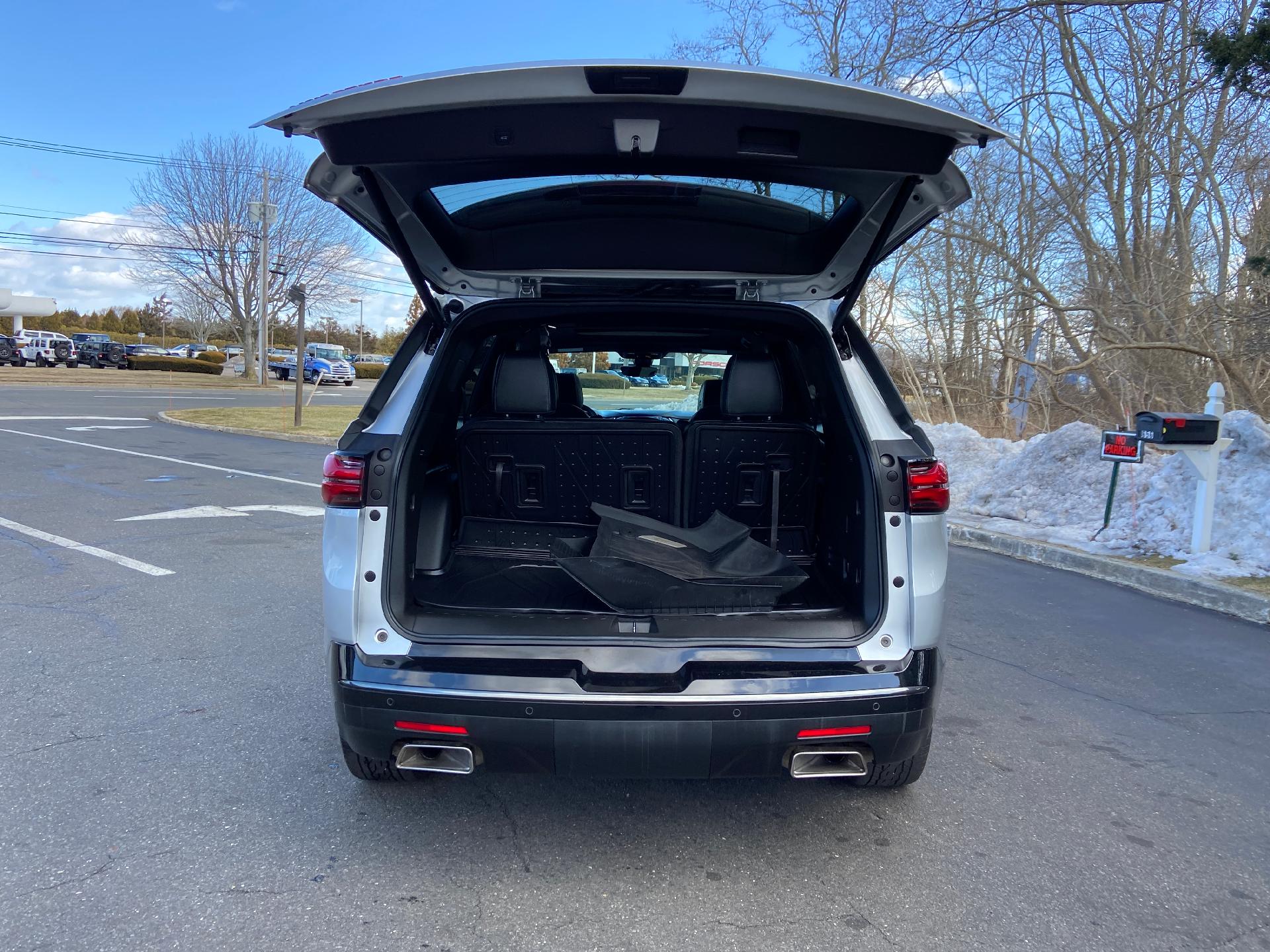 used 2022 Chevrolet Traverse car, priced at $39,995