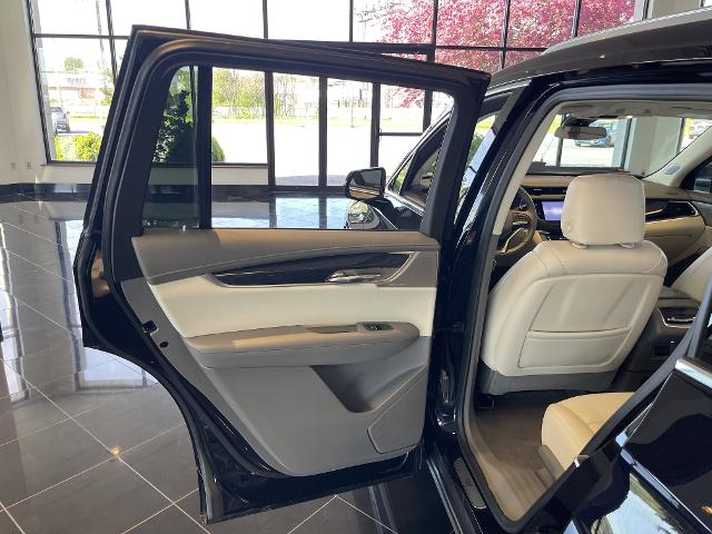 used 2022 Cadillac XT6 car, priced at $40,999