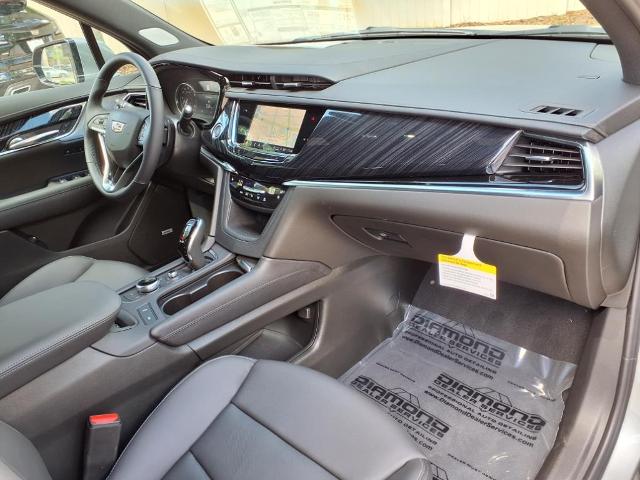 used 2025 Cadillac XT6 car, priced at $54,790