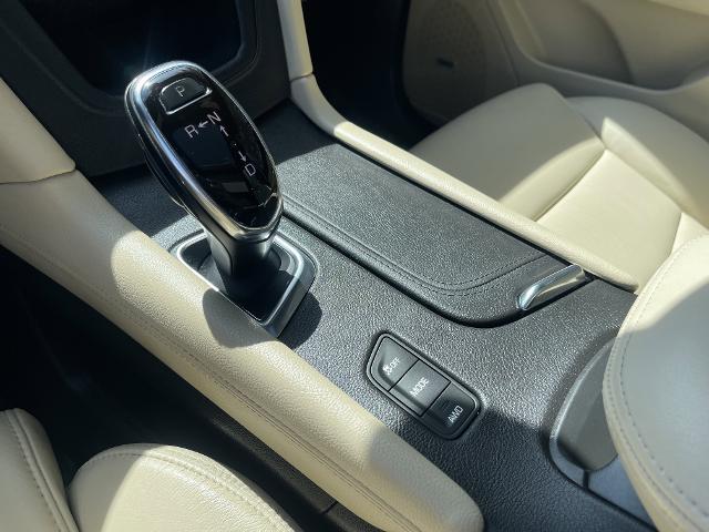 new 2017 Cadillac XT5 car, priced at $18,999