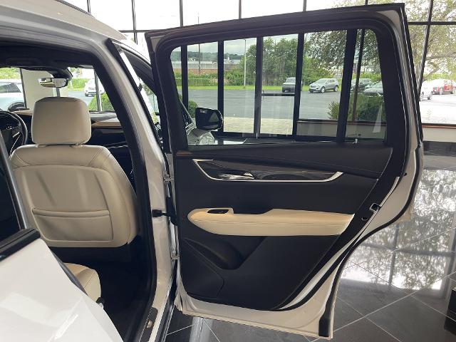 used 2022 Cadillac XT6 car, priced at $45,999
