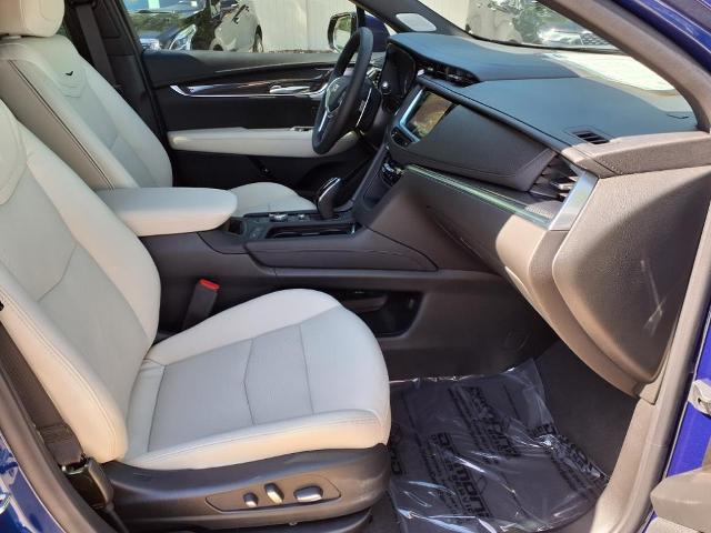 used 2025 Cadillac XT5 car, priced at $61,210