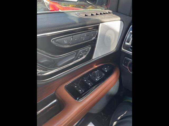 new 2021 Lincoln Navigator car, priced at $37,833