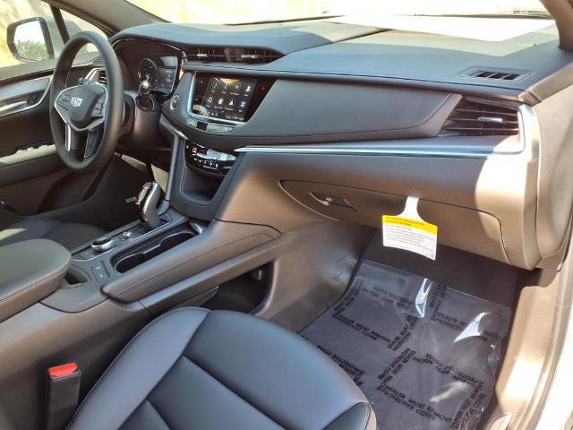 used 2025 Cadillac XT5 car, priced at $43,690