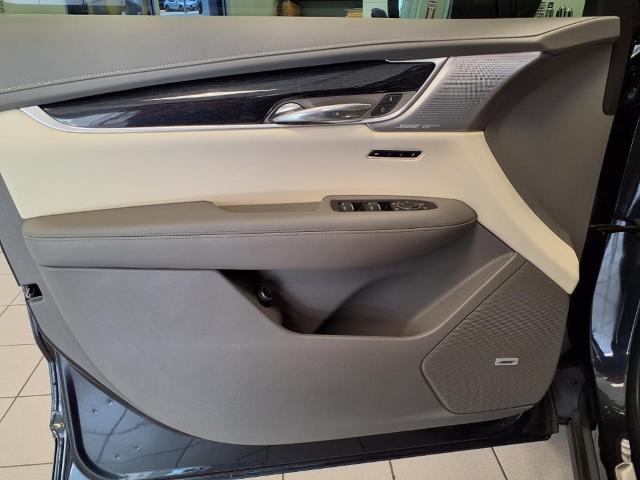 used 2023 Cadillac XT6 car, priced at $38,856