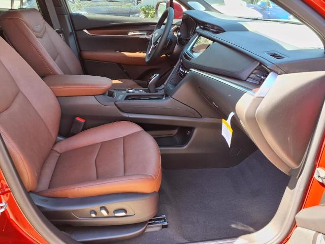 used 2025 Cadillac XT5 car, priced at $53,860