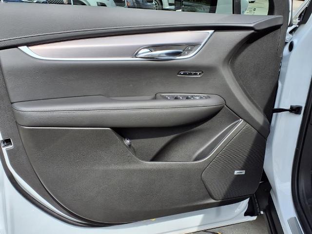 used 2025 Cadillac XT6 car, priced at $49,114