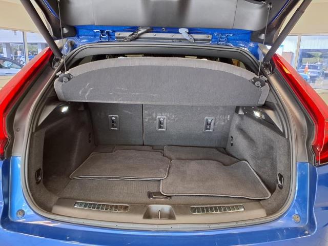used 2022 Cadillac XT4 car, priced at $31,417