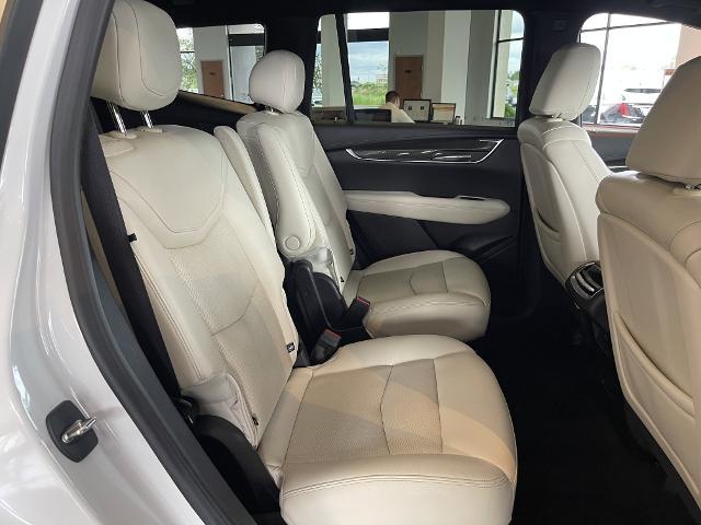 used 2022 Cadillac XT6 car, priced at $45,999