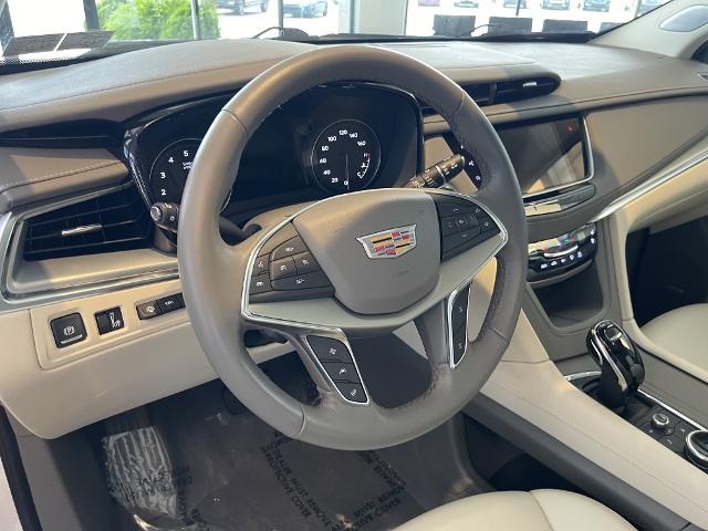 used 2022 Cadillac XT5 car, priced at $39,999