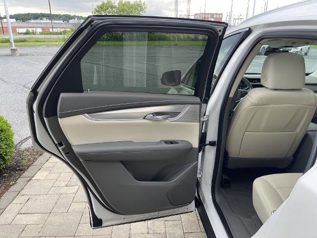 new 2021 Cadillac XT5 car, priced at $38,499