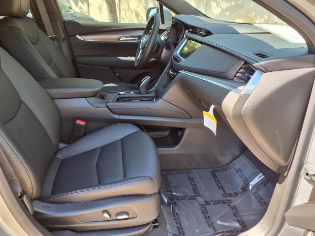 used 2025 Cadillac XT5 car, priced at $43,690