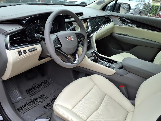 used 2025 Cadillac XT6 car, priced at $59,189