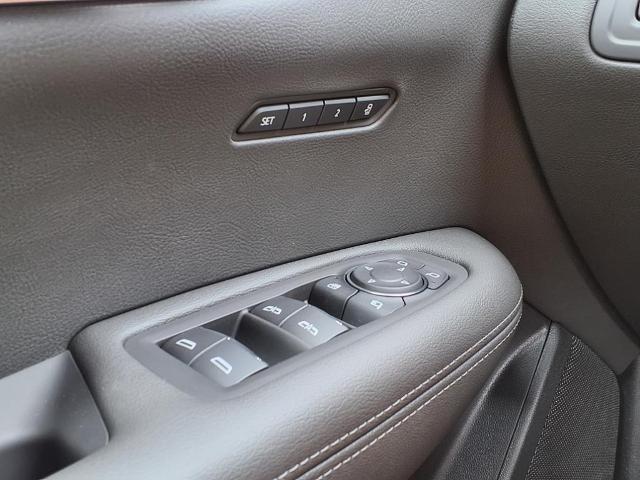used 2025 Cadillac XT6 car, priced at $43,543
