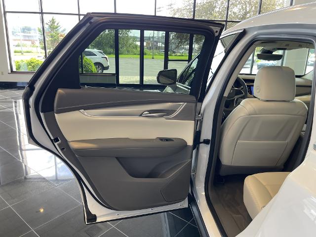 used 2022 Cadillac XT5 car, priced at $39,999