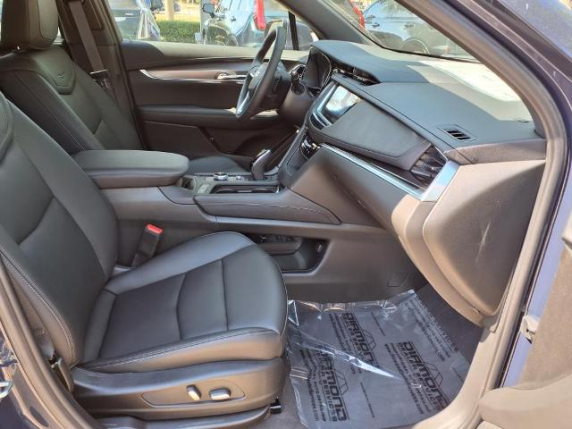 used 2025 Cadillac XT6 car, priced at $49,514