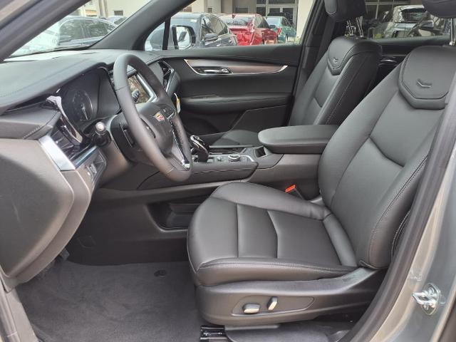 used 2025 Cadillac XT6 car, priced at $48,889