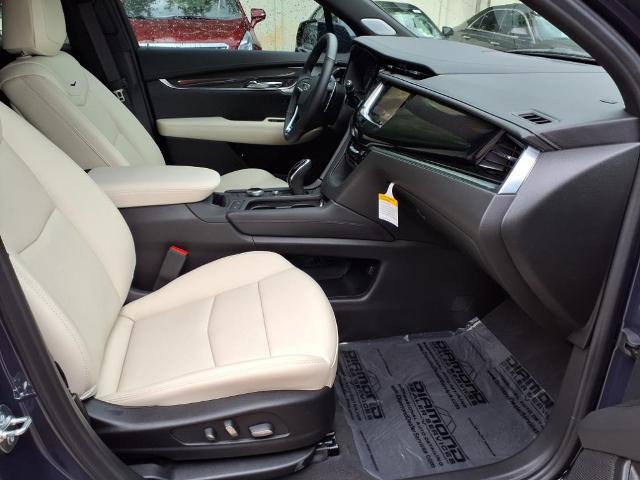 used 2025 Cadillac XT6 car, priced at $63,415