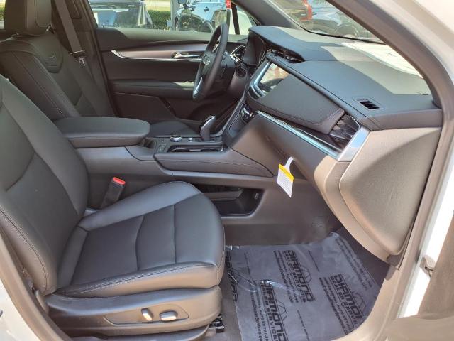 used 2025 Cadillac XT6 car, priced at $49,815