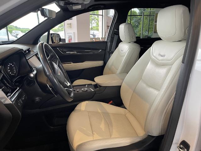 used 2022 Cadillac XT6 car, priced at $45,999
