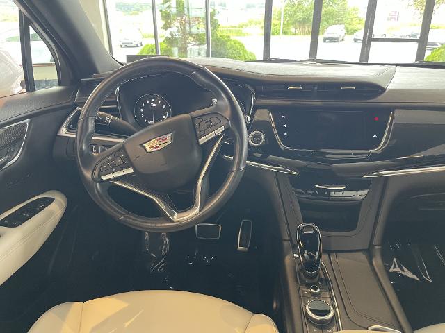 used 2022 Cadillac XT6 car, priced at $45,999