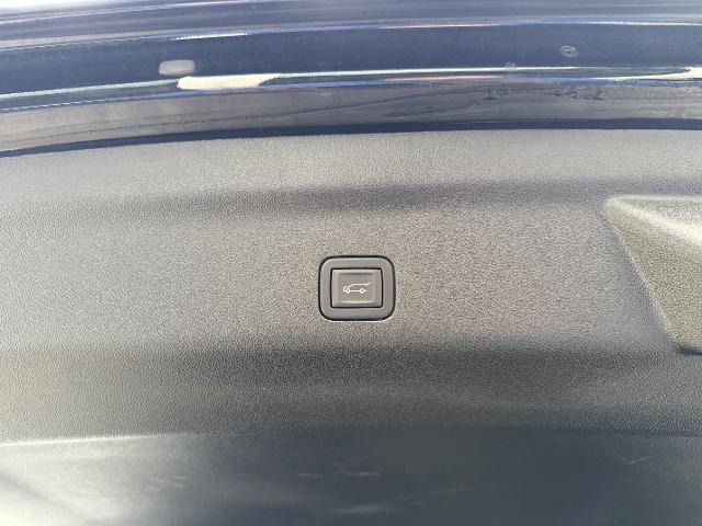 new 2023 Chevrolet Suburban car, priced at $69,999