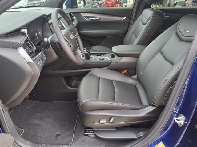 used 2025 Cadillac XT6 car, priced at $48,514